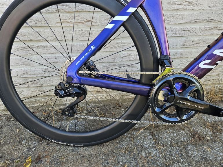 Used Canyon Aeroad CFR Di2 2024 2024 Road & Gravel — image 4 of 5