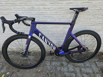 Used Canyon Aeroad CFR Di2 2024 2024 Road & Gravel — image 3 of 5