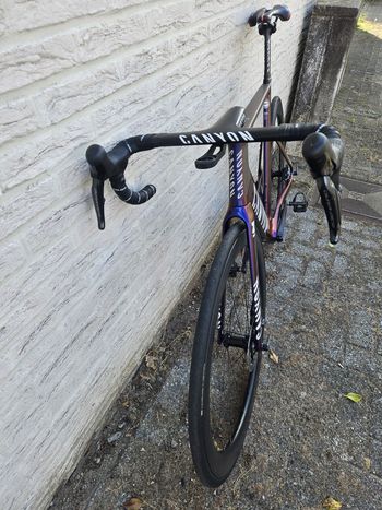 Used Canyon Aeroad CFR Di2 2024 2024 Road & Gravel — image 5 of 5