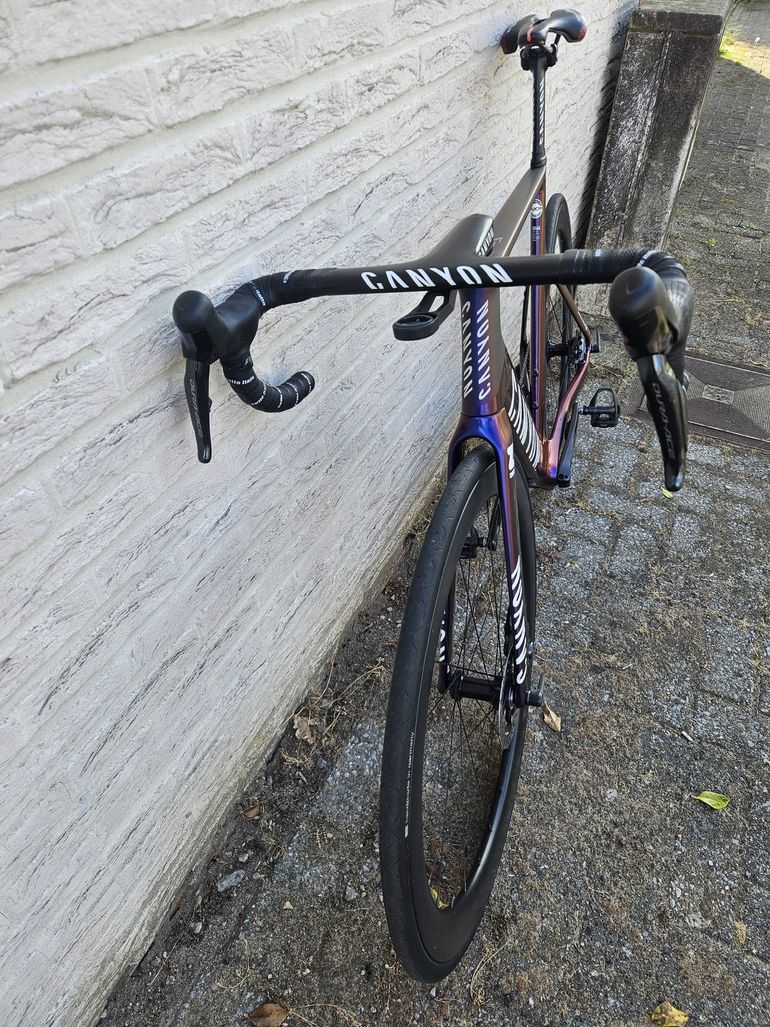 Used Canyon Aeroad CFR Di2 2024 2024 Road & Gravel — image 5 of 5