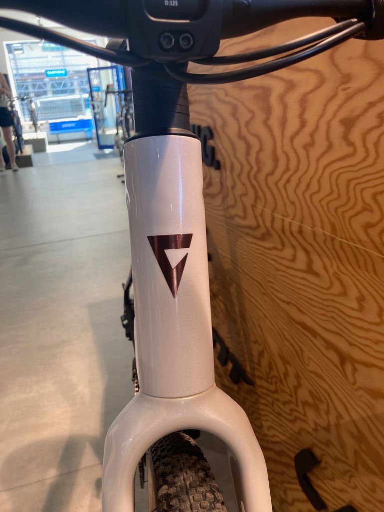 Used Giant Revolt Advanced 0 SE 2026 2026 Road & Gravel — image 7 of 9