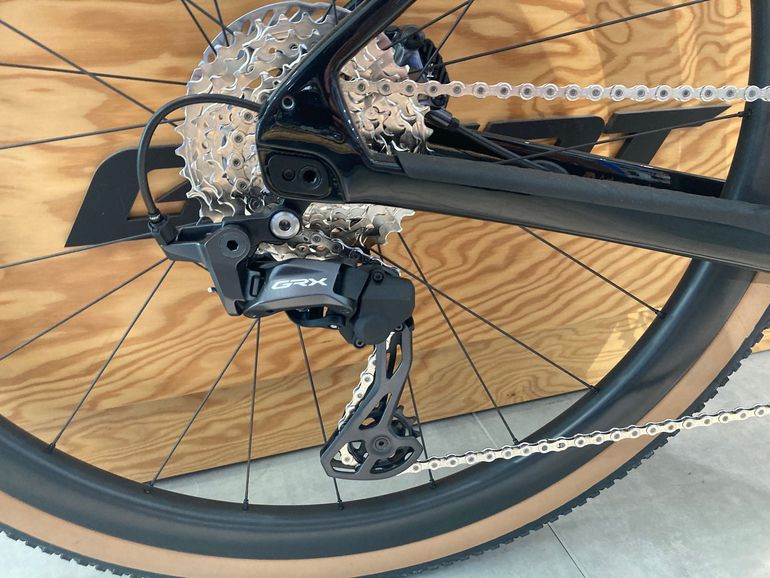 Used Giant Revolt Advanced 0 SE 2026 2026 Road & Gravel — image 4 of 9