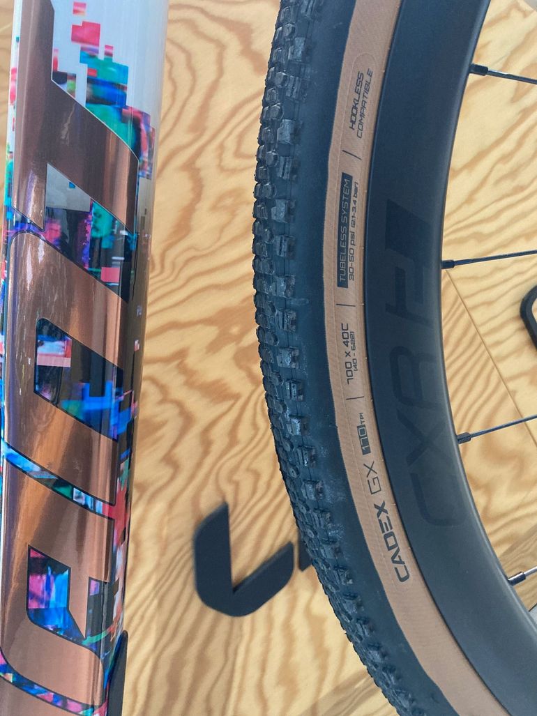Used Giant Revolt Advanced 0 SE 2026 2026 Road & Gravel — image 6 of 9