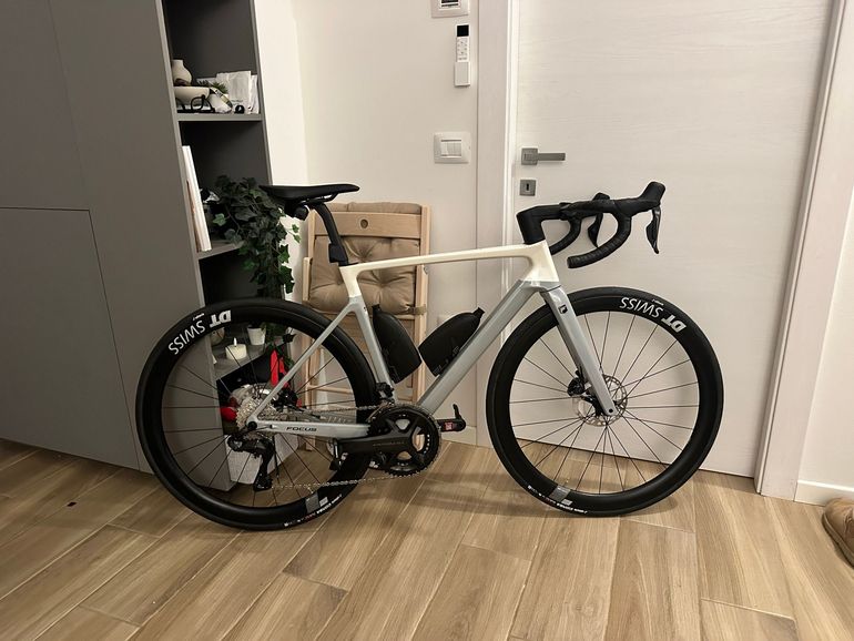 Used Focus IZALCO MAX 9.8 2024 2024 Road & Gravel — image 1 of 5