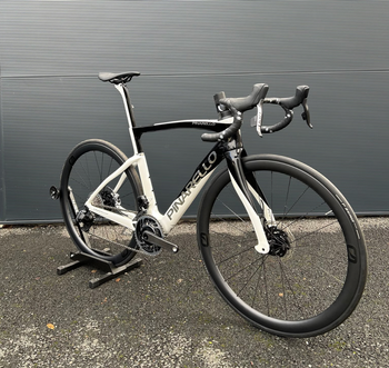 Used Pinarello DOGMA F RED ETAP AXS Disc 2024 2024 Road & Gravel — image 4 of 4