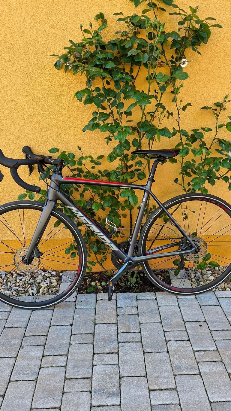 Used Merida SCULTURA 300 2020 2020 Road & Gravel, Red — image 1 of 7