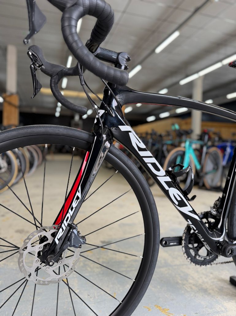 Used Ridley Fenix SL Disc - Ultegra 2019 2019 Road & Gravel, Black — image 17 of 23