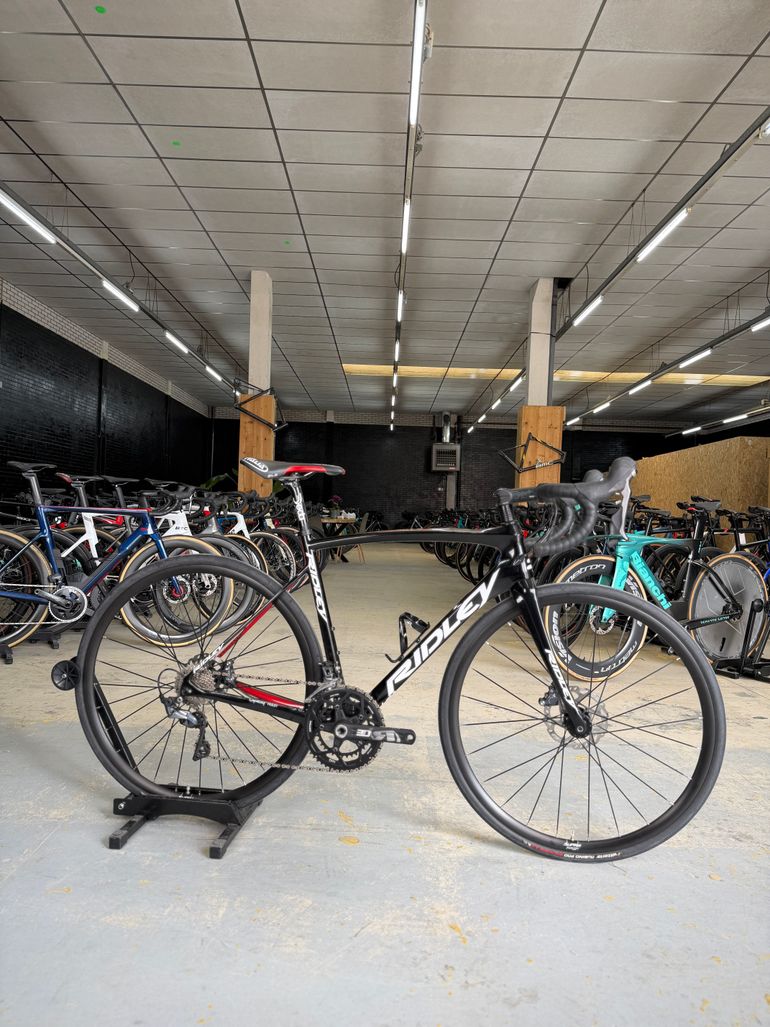 Used Ridley Fenix SL Disc - Ultegra 2019 2019 Road & Gravel, Black — image 1 of 23