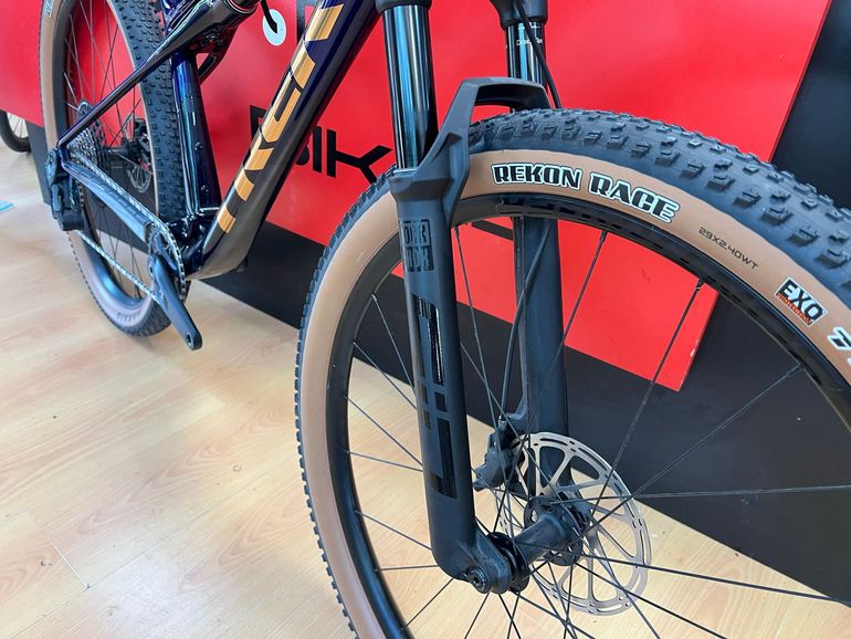Used Trek Supercaliber SL 9.7 GX AXS Gen 2 2026 2026 Mountainbike, Blue, 29 — image 3 of 10