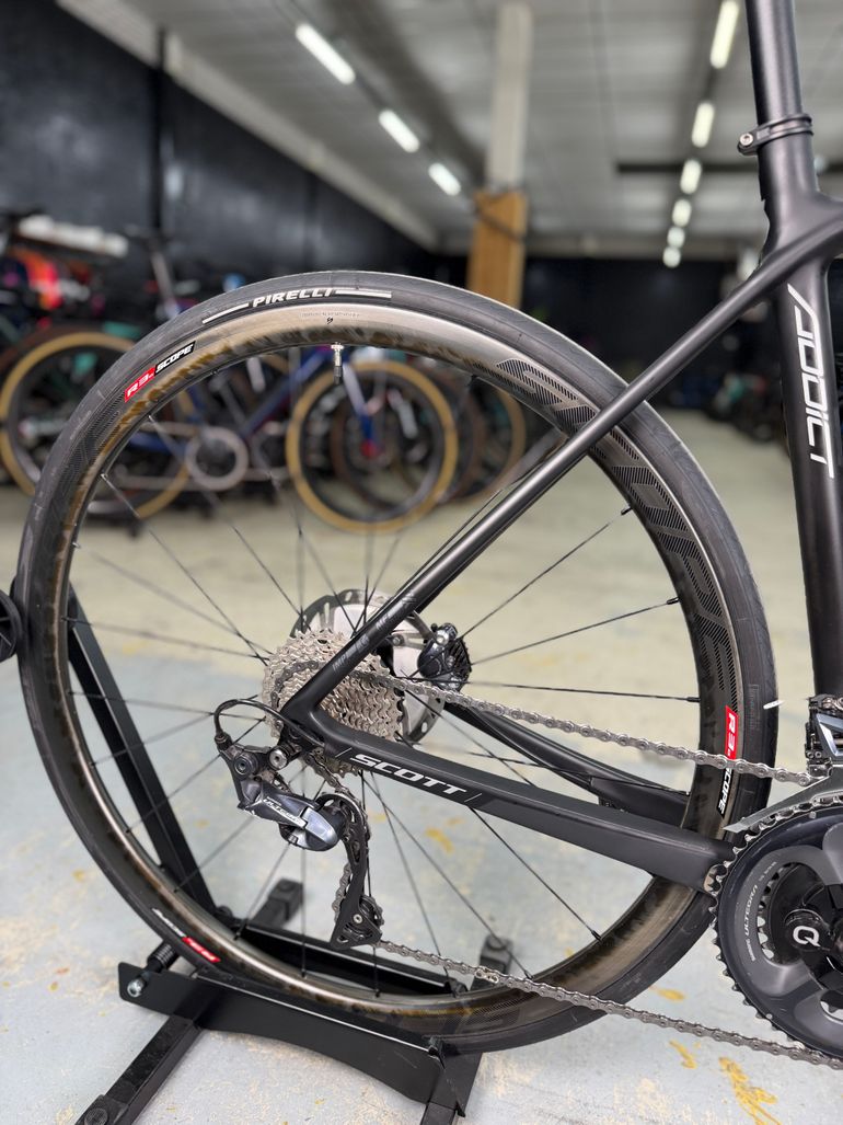 Used Scott Addict 10 disc 2020 2020 Road & Gravel, Black — image 12 of 22