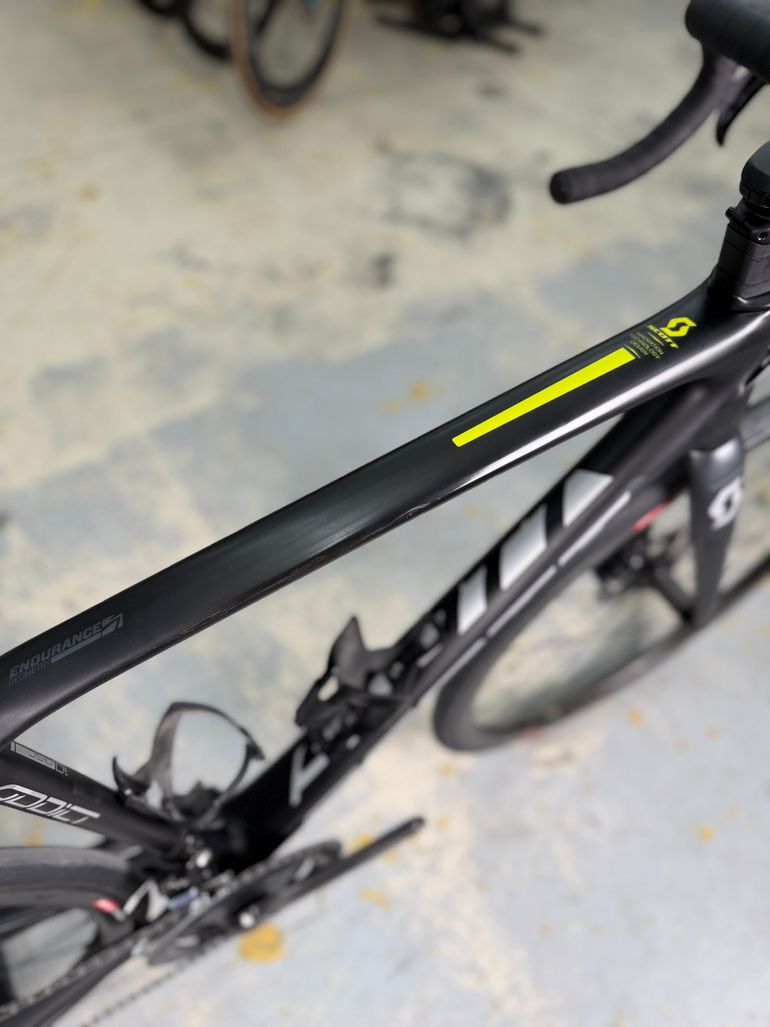 Used Scott Addict 10 disc 2020 2020 Road & Gravel, Black — image 14 of 22
