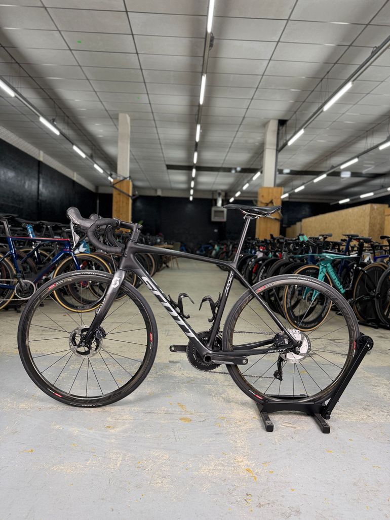 Used Scott Addict 10 disc 2020 2020 Road & Gravel, Black — image 13 of 22