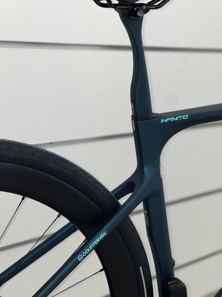 Used Bianchi Bianchi Infinito PRO 2027 Road & Gravel, Blue — image 4 of 7