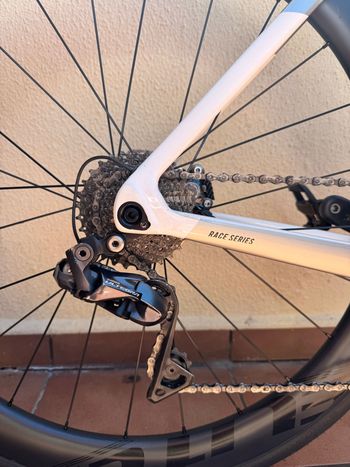Used Megamo PULSE ELITE 03 2021 2021 Road & Gravel, White — image 7 of 8