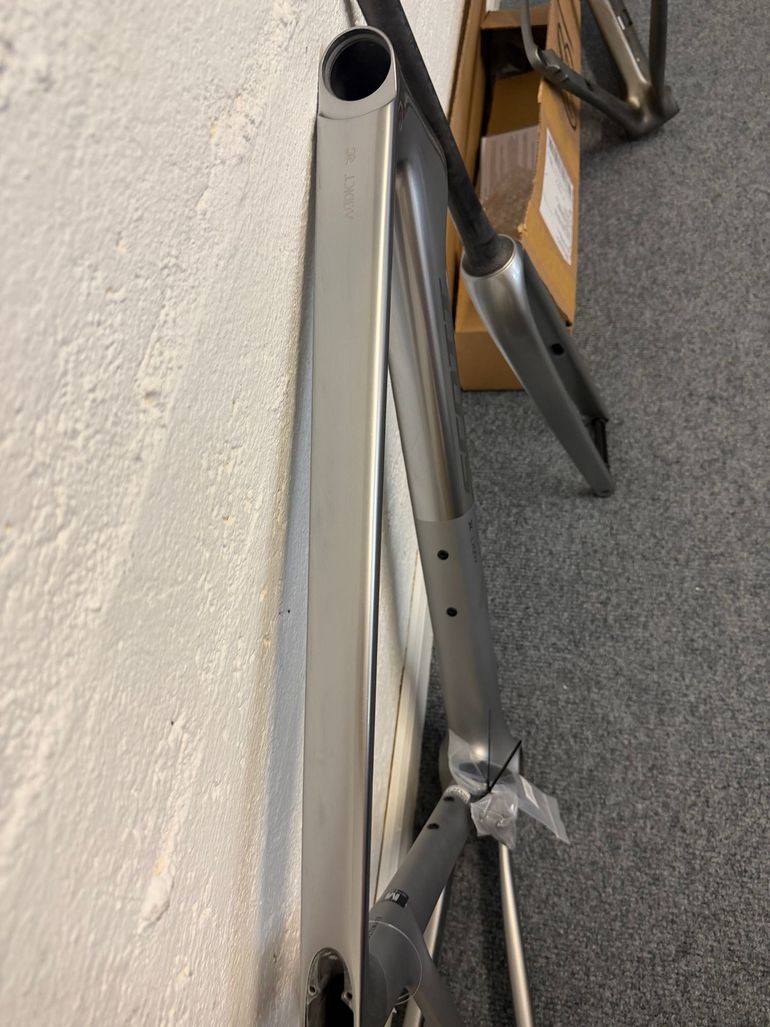 Used Scott Addict Frameset 2026 Road & Gravel, Light Gray — image 3 of 3