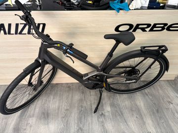 Orbea DIEM 30 2024 2024 Urban usato, Grigio chiaro — immagine 2 di 5