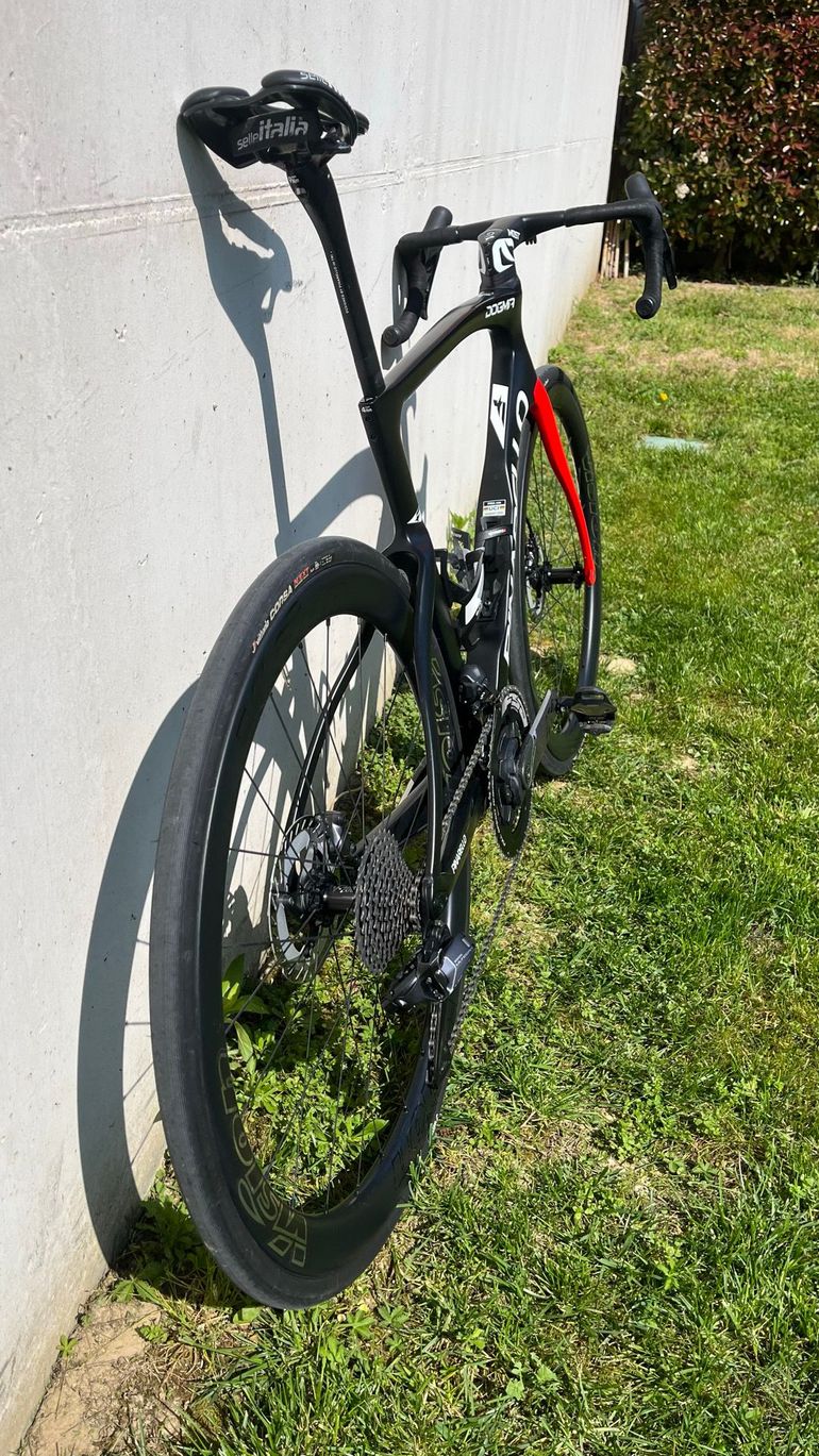 Used Pinarello DOGMA F DURA ACE Di2 Disc 2024 2024 Road & Gravel, Black — image 5 of 6