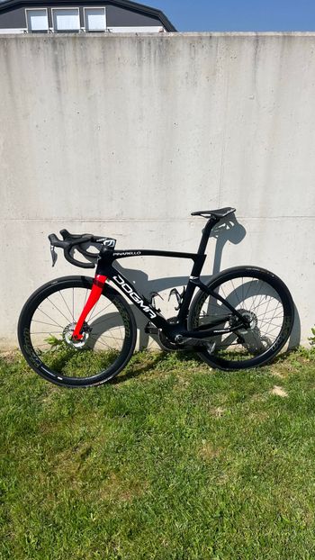 Used Pinarello DOGMA F DURA ACE Di2 Disc 2024 2024 Road & Gravel, Black — image 3 of 6