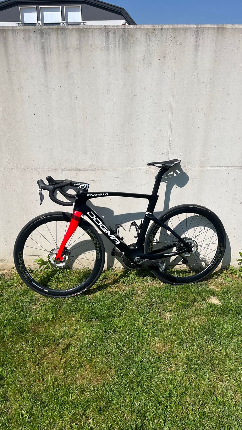 Used Pinarello DOGMA F DURA ACE Di2 Disc 2024 2024 Road & Gravel, Black — image 3 of 6