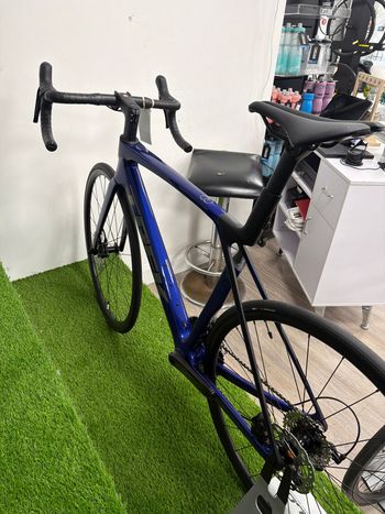 Used Trek Madone SL 5 Gen 8 2025 2025 Road & Gravel, Blau — image 2 of 4