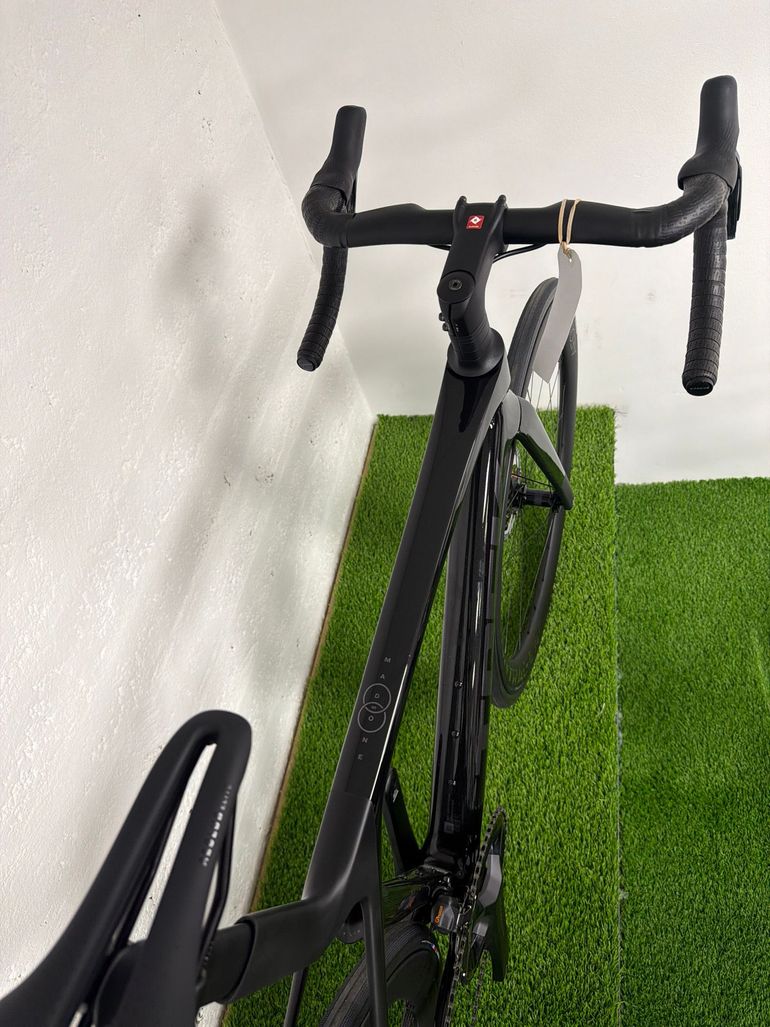 Used Trek Madone SL 7 Gen 8 2027 2027 Road & Gravel, Rot — image 2 of 3