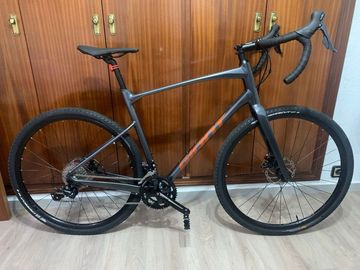 Used Giant Revolt 2 2024 2024 Road & Gravel, Light Gray — image 1 of 6