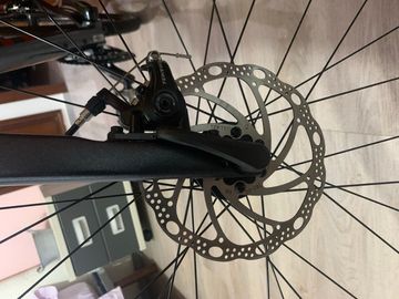Used Giant Revolt 2 2024 2024 Road & Gravel, Light Gray — image 6 of 6