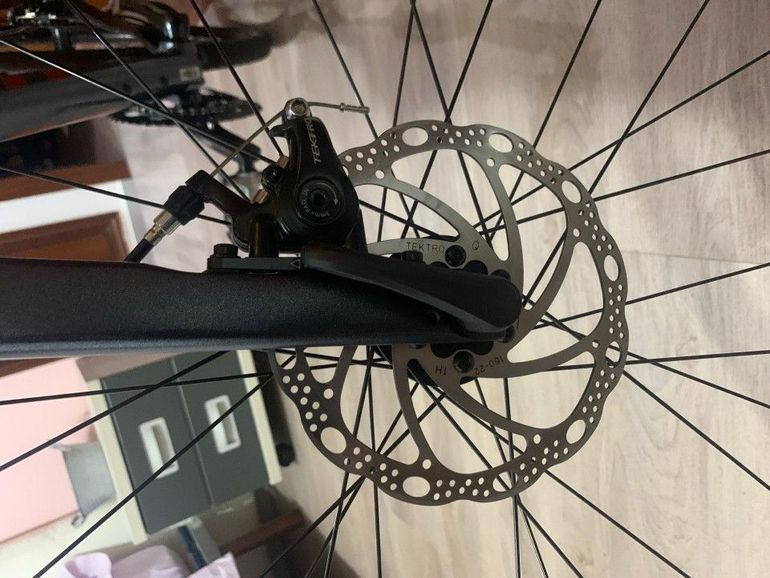 Used Giant Revolt 2 2024 2024 Road & Gravel, Grigio chiaro — image 6 of 6