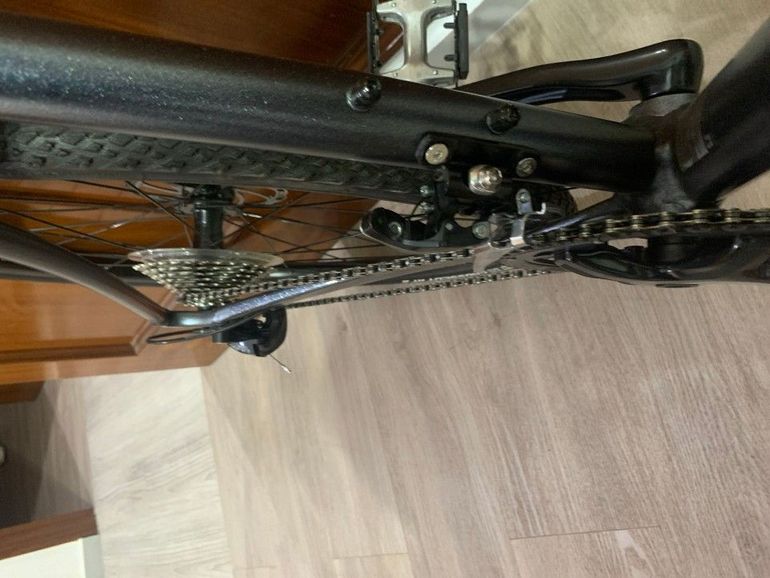 Used Giant Revolt 2 2024 2024 Road & Gravel, Grigio chiaro — image 5 of 6