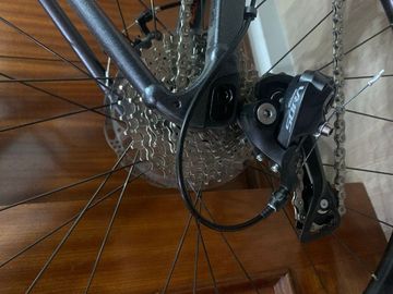 Used Giant Revolt 2 2024 2024 Road & Gravel, Light Gray — image 4 of 6