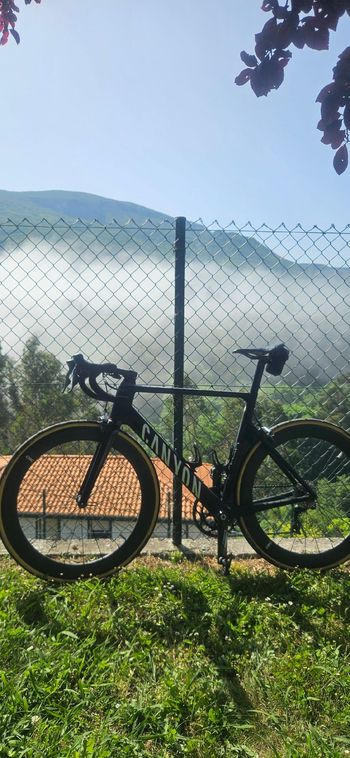 Used Canyon Aeroad CF SLX 9.0 Di2 2019 2019 Road & Gravel, Negro — image 2 of 4
