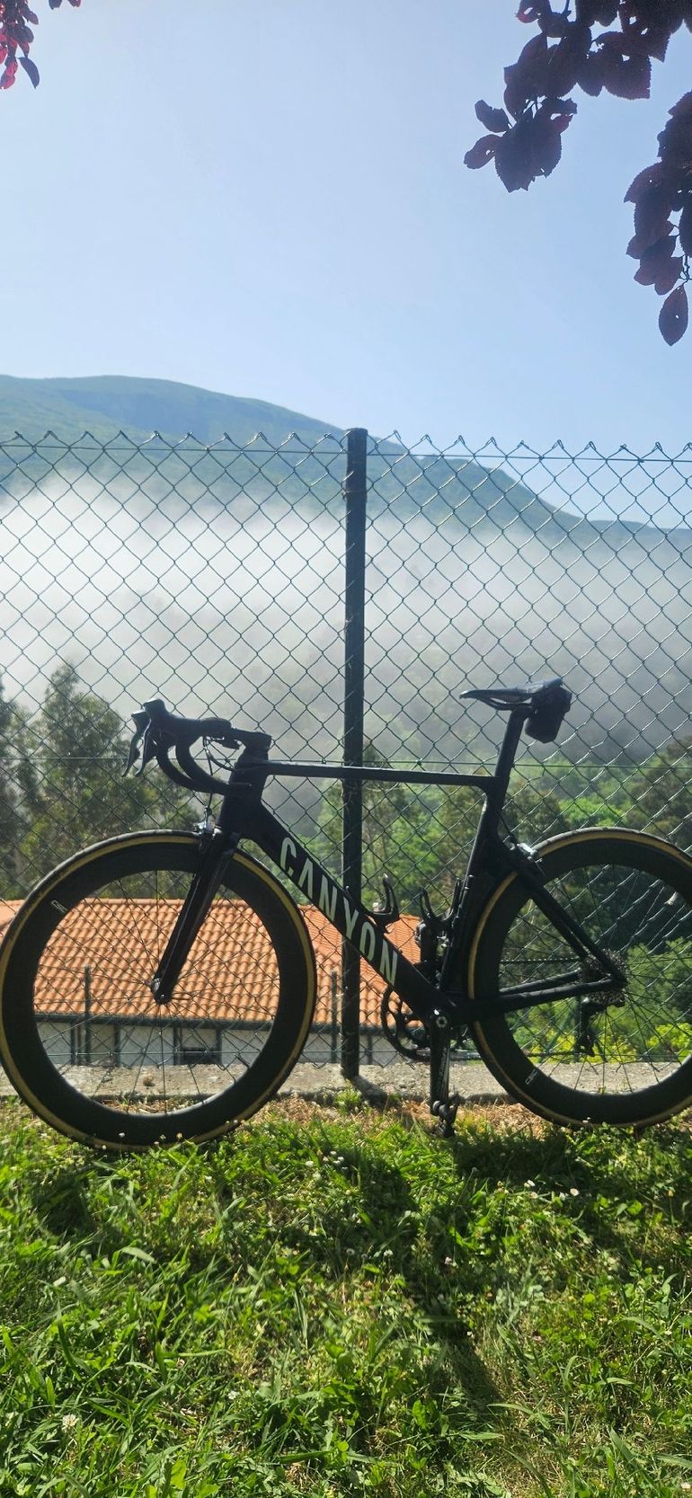 Used Canyon Aeroad CF SLX 9.0 Di2 2019 2019 Road & Gravel, Negro — image 2 of 4