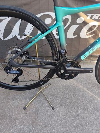Used Bianchi Specialissima PRO Ultegra Di2 2025 2025 Road & Gravel, Green — image 3 of 10