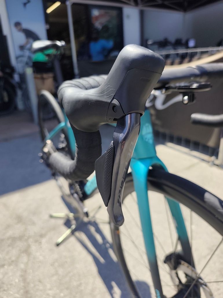 Used Bianchi Specialissima PRO Ultegra Di2 2025 2025 Road & Gravel, Green — image 4 of 10