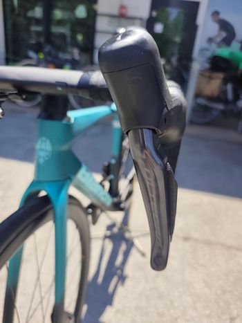 Used Bianchi Specialissima PRO Ultegra Di2 2025 2025 Road & Gravel, Green — image 5 of 10