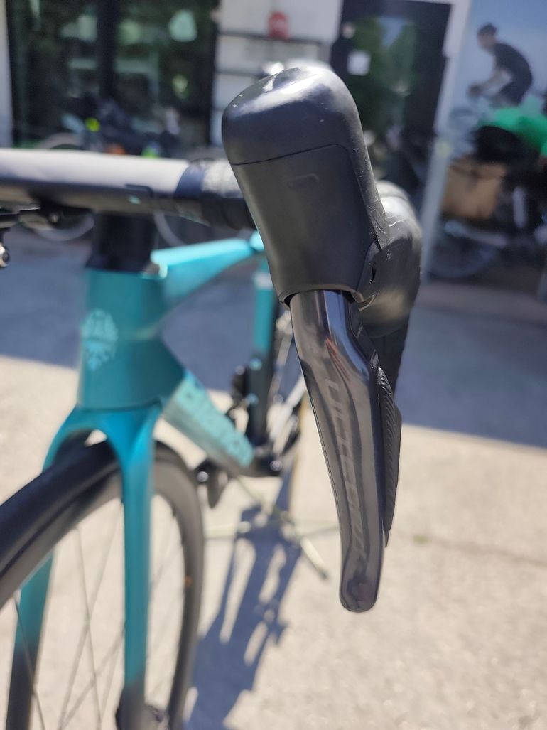 Used Bianchi Specialissima PRO Ultegra Di2 2025 2025 Road & Gravel, Green — image 5 of 10