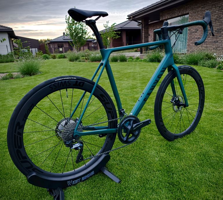 Used Canyon Endurace CF SL 8 Disc 2023 2023 Road & Gravel, Verde — image 2 of 8