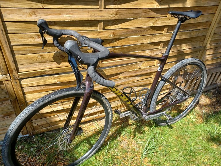 Used Giant Revolt 1 2024 2024 Road & Gravel, Rosso — image 2 of 4