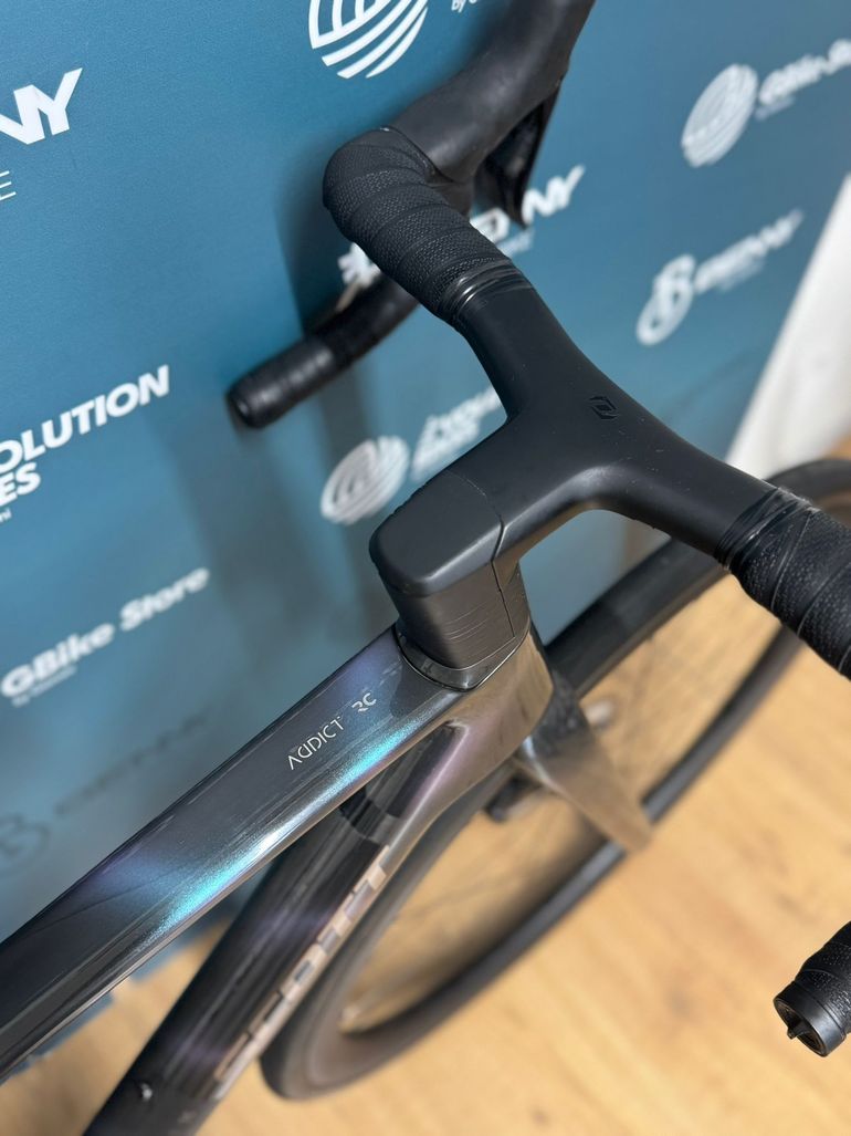 Used Scott Addict RC 10 2025 2025 Road & Gravel, Black — image 5 of 16