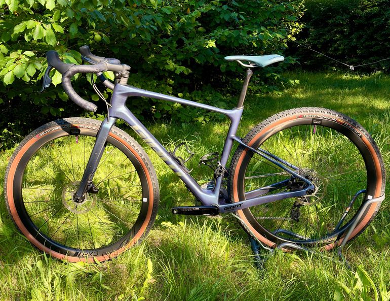 Used Giant Revolt Advanced Pro 1 2024 2024 Road & Gravel — image 1 of 3