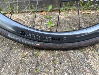 Used Trek Domane SL 7 Disc 2019 2019 Road & Gravel, Black — image 4 of 9