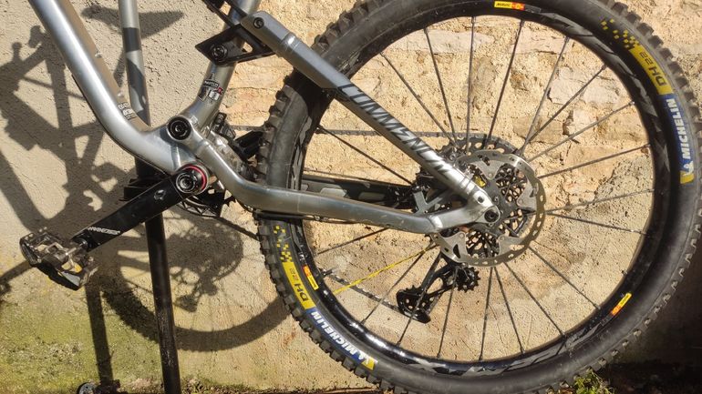 Used Commencal META AM V4.2 RACE 2018 2018 Mountainbike — image 4 of 4