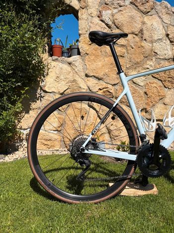Used CUBE ATTAIN GTC RACE 2023 2023 Road & Gravel, Bianco — image 4 of 7