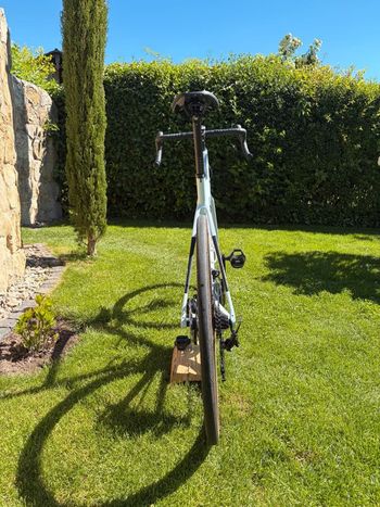 Used CUBE ATTAIN GTC RACE 2023 2023 Road & Gravel, Bianco — image 6 of 7