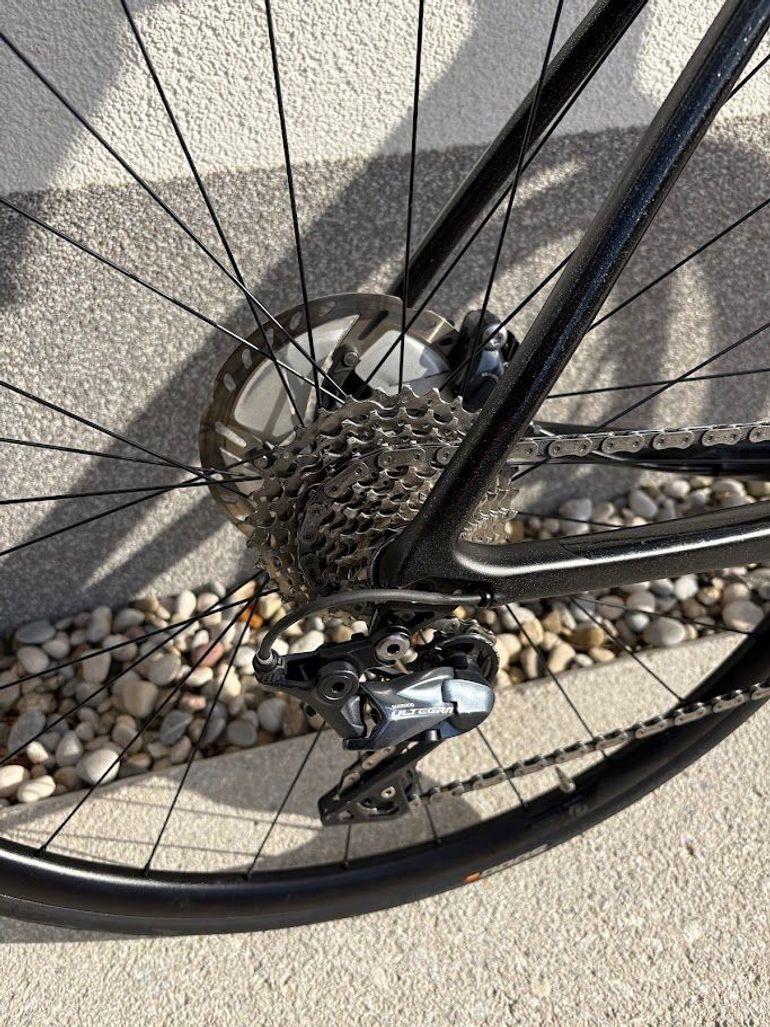 Used Scott Addict 10 disc carbon 2021 2021 Road & Gravel, Schwarz — image 4 of 10