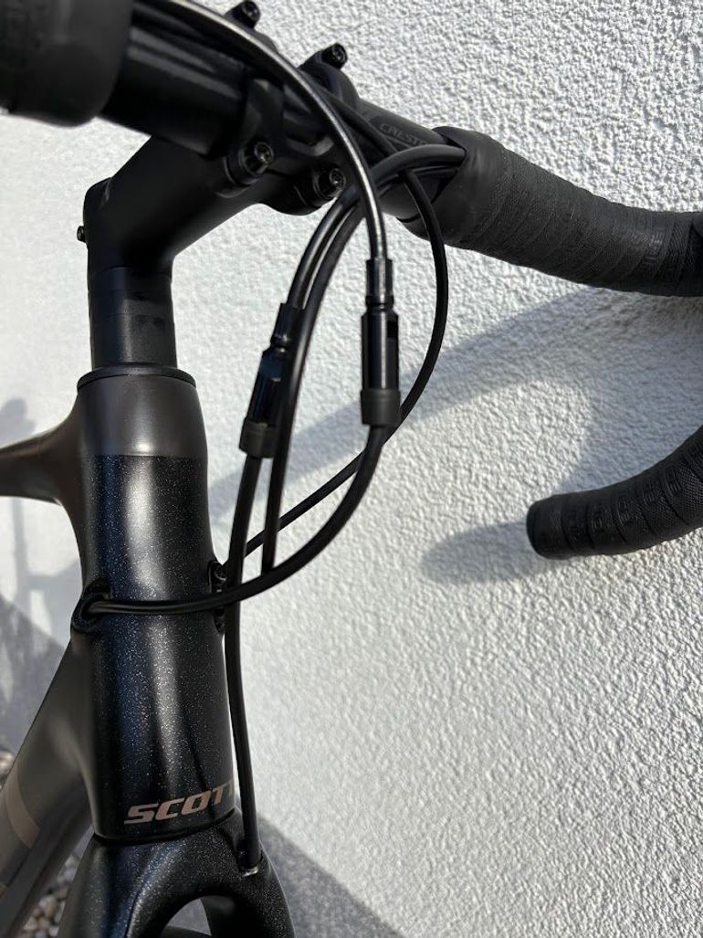 Used Scott Addict 10 disc carbon 2021 2021 Road & Gravel, Schwarz — image 2 of 10
