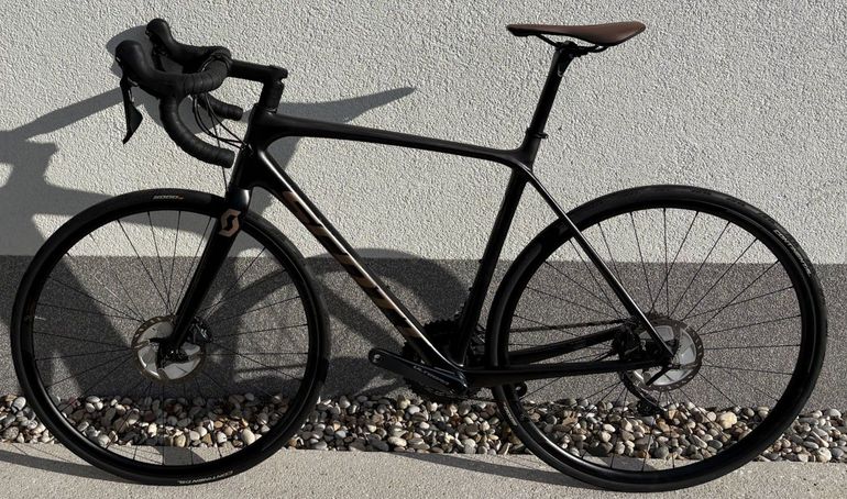 Used Scott Addict 10 disc carbon 2021 2021 Road & Gravel, Schwarz — image 1 of 10