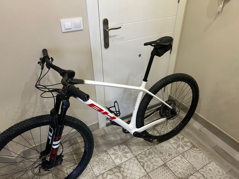 Used BH BH Custom Shimano Deore XT 2023 Mountainbike, White — image 7 of 10