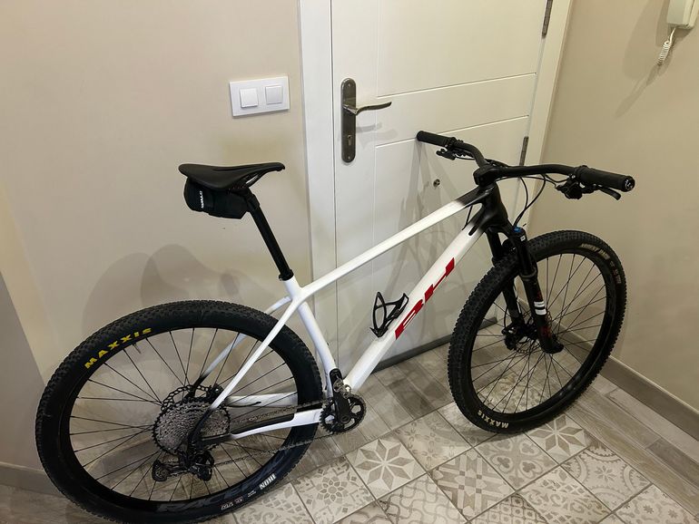 Used BH BH Custom Shimano Deore XT 2023 Mountainbike, White — image 1 of 10