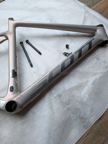 Used Scott Addict RC 10 2022 Frameset 2022 Road & Gravel — image 2 of 24